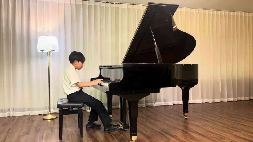 Ji Seung Hyun 호계초  피아노독주 junior  Mozart Piano Sonata No.12 in F Major K.332 Allegro.